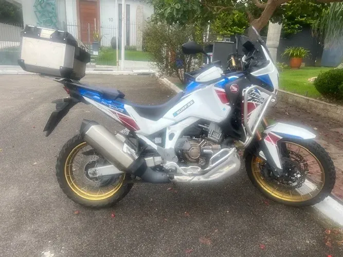 Honda Africa Twin Adventure Sprts DCT