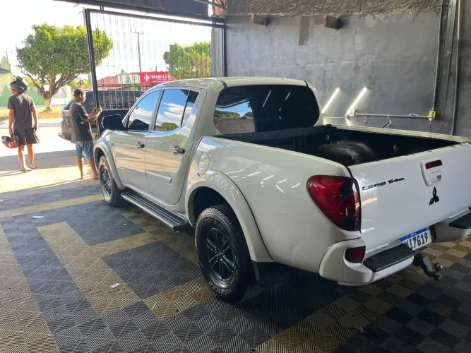 Mitsubishi L200 Triton HPE 3.2 CD TB Int.diesel AUT 2014