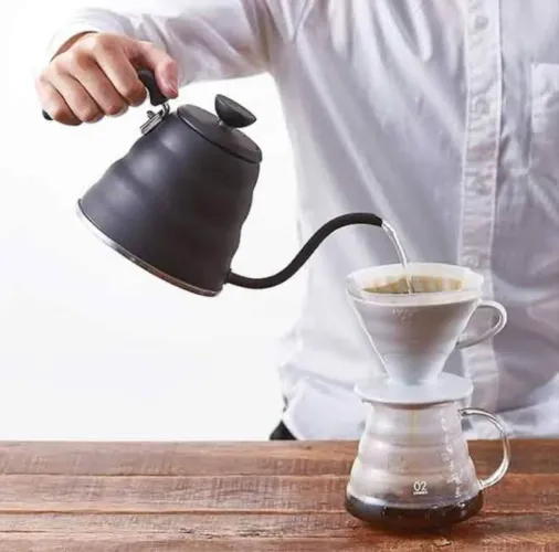 Chaleira Hario de Bico Fino para Café, Aço Inoxidável Preta - 1.2L