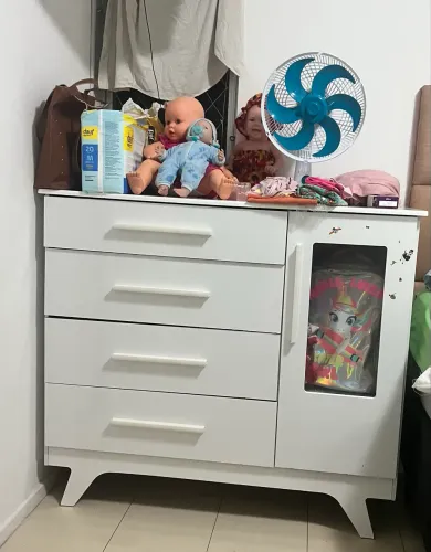 Vende - se cômoda