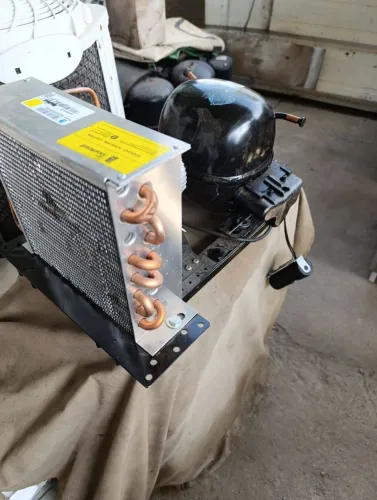 Unidade Condensadora TECUMSEH 1/4 HP UAZ445ESP81SN -220V (Sem Uso)