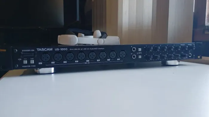 Interface de Audio TASCAM US-1800