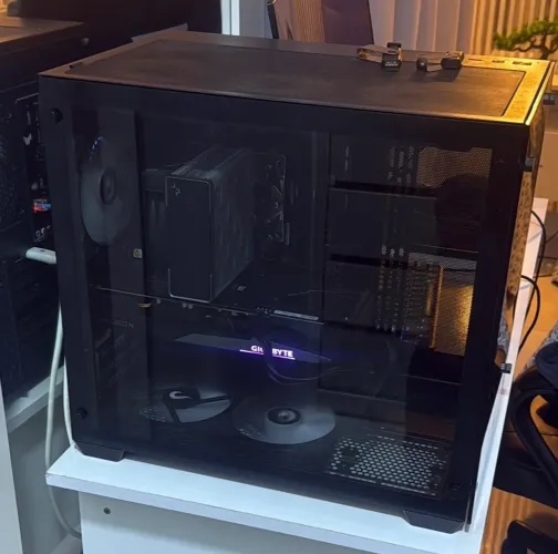     PC Gamer Ryzen 7 7800X3D + RX 7600