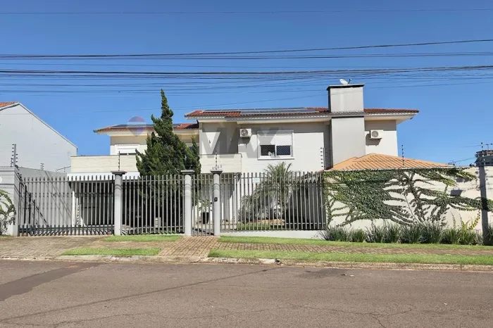 CASA COM CARA DE CASA em Clube Residencial no Centro de Cascavel