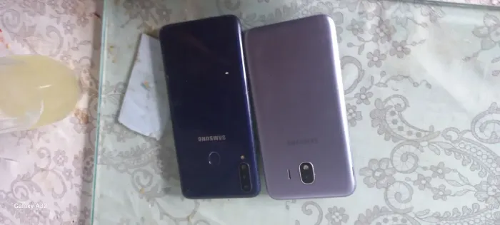 Samsung J4 + Samsung A20s com defeito