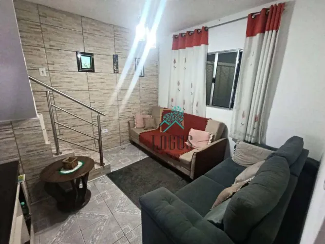 Sobrado bem distribuído com 100m² de área construída composto por 2 dormitórios sendo 1 su
