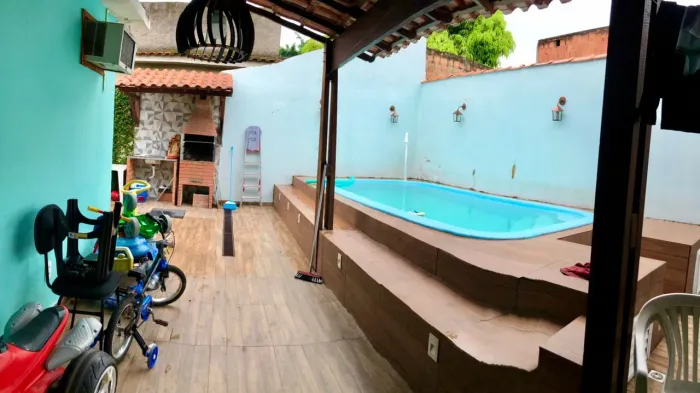 Vendo linda casa próximo Via Light
