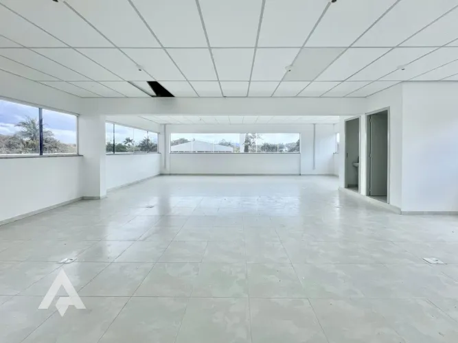 Sala de 200 m² para locação por R$ 5.650,00 - Bairro Itoupava Seca - Blumenau/SC