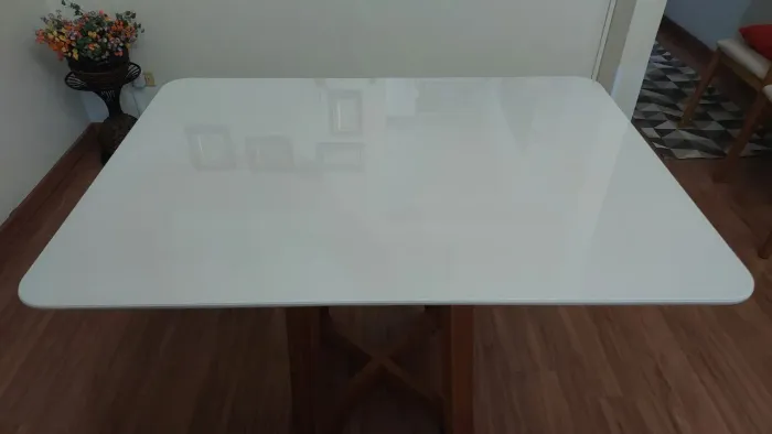 Mesa de Jantar Melinda 1,20 x 0,80 - Madeira Maciça com Tampo de Vidro - Estado de Nova