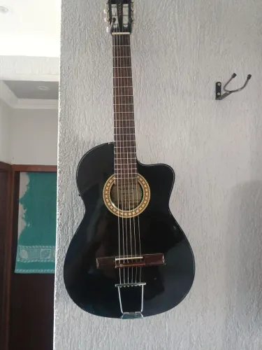 Violão Voga usado .