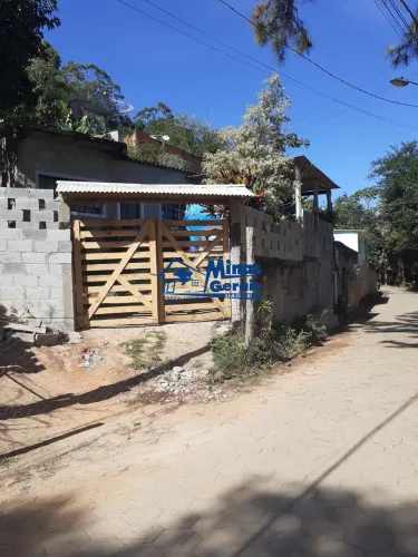 CHACÁRA EM PARAIBUNA VENDE-SE !! Com 500 M², com casa que possui 01 dormitório, sala, cozi