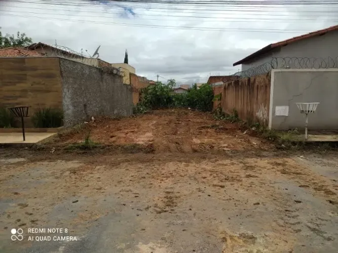 Vende-se Lote no bairro Planalto