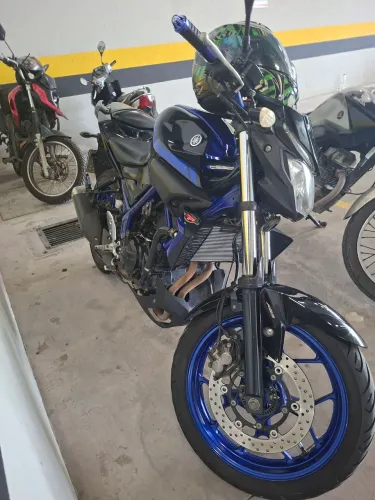 Moto mt 03
