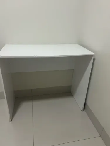 mesa de escritório/ computador 