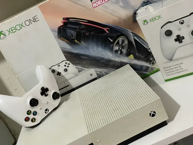 V/T XBOX ONE S 500GB