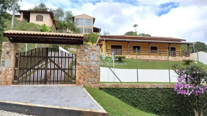 Casa em condomínio para Locação em Atibaia-SP no Bairro Ribeiro dos Porcos: 3 Dormitórios,