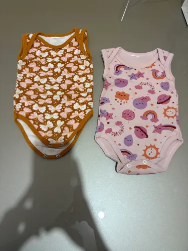 Lote de roupa de bebê menina