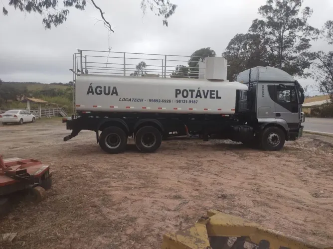 Caminhão pipa 20 mil litros 