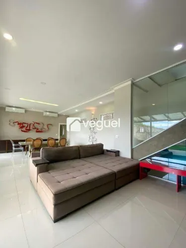 Casa mobiliada de 330m² com 4 quartos, 4 suítes para alugar no Residencial Quaresmeiras, C
