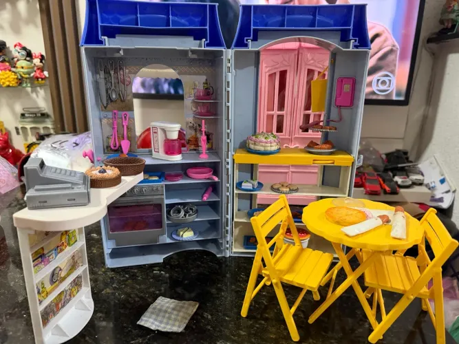 Barbie Bake Shop & Café (Padaria e Café da Barbie), lançado pela Mattel em 1999