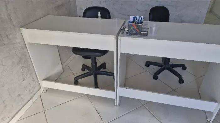 PRA VENDER RÁPIDO!!! Escrivaninha / mesas e cadeiras escritório