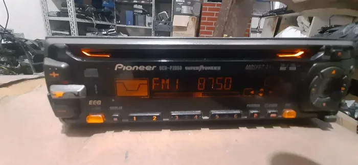 Cd Pioneer DEH-P2050 só Bluetouth e radio cd não funciona