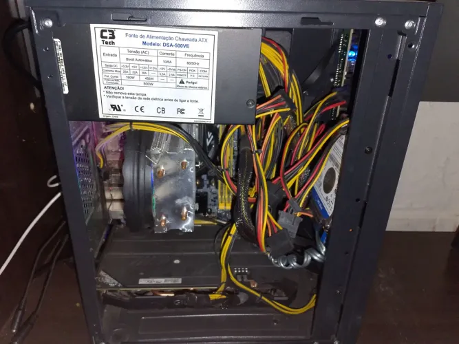 Pc mediano que roda muitos jogos no precinho