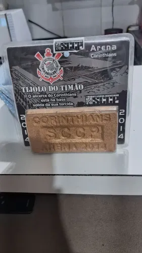 Vendo tijolo da construção da Arena Corinthians 2014 e produto oficial do Corinthians 