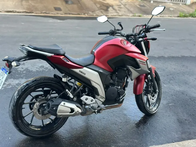 Yamaha FZ25 FAZER 250