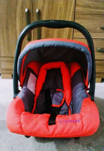 Bebê conforto e cadeirinha unissex
