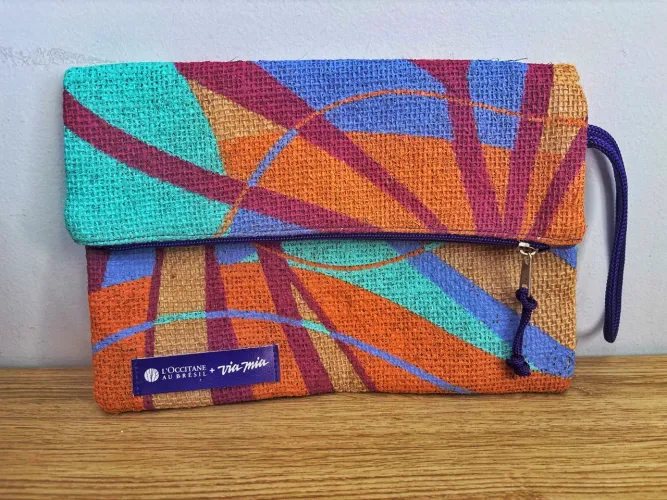 Bolsa Clutch L'occitane Au Brésil Via Mia colorida