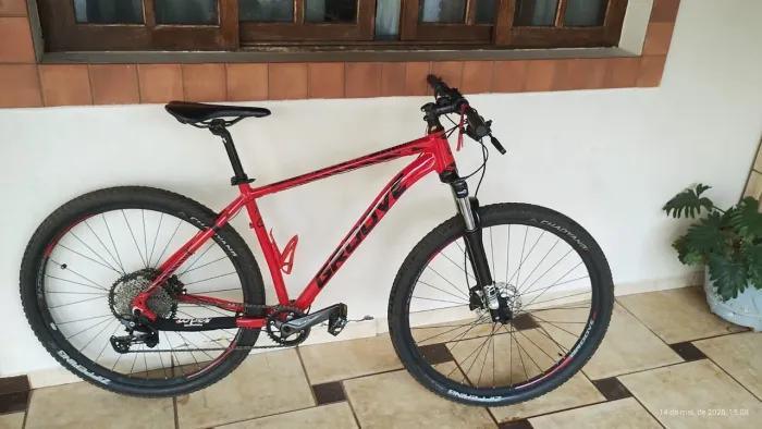 Bike Groove SK90 Aro 29 Quadro 17 Deore 12v Freio Shimano Suspensão XCM30