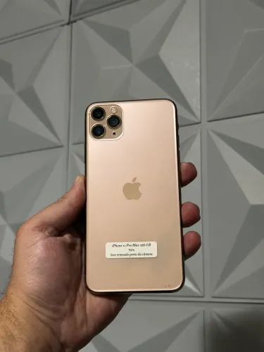 Precinho 11 pro Max dourado 256gb 79% leve trincado perto da câmera e tela trocada