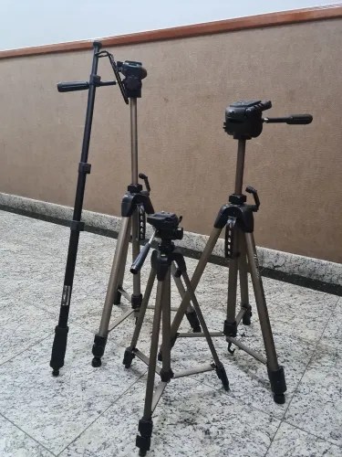 3 Tripés e 1 Monopé