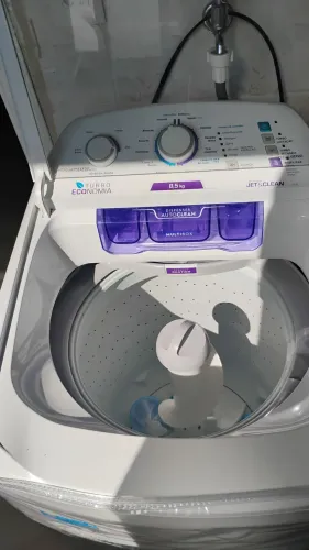 Vendo máquina de lavar roupa 8,5 kilos Eletrolux 2 anos de uso em perfeito estado