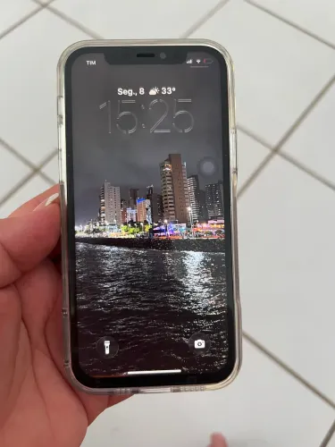 Vende se iPhone 12