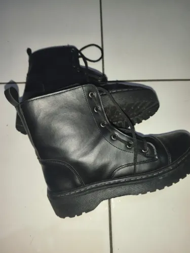 Bota Coturno Blogueira Preta Tratorada Confortável