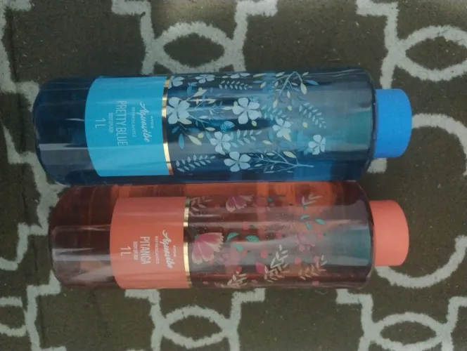 Colônia avon , um litro nas fragrância,pitanga, pretty blue