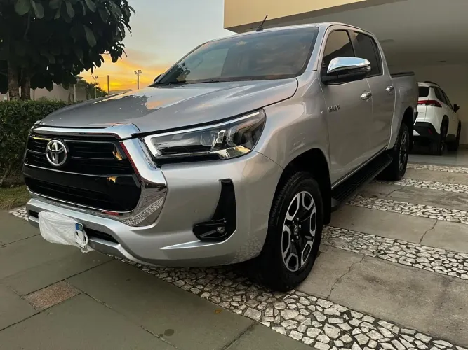 Toyota Hilux CD SRV 4X4 2.8 TDI Diesel Aut. 2025