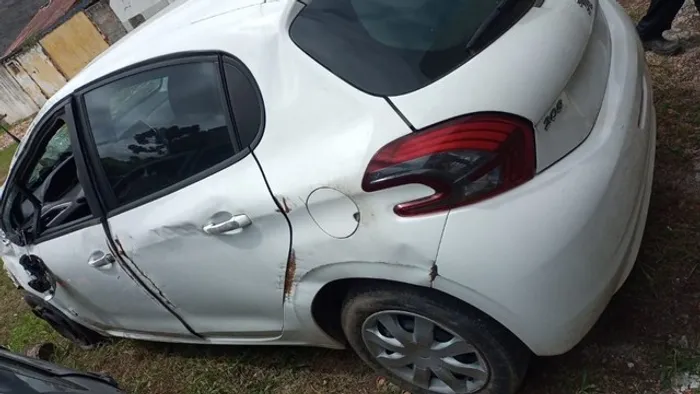 Sucata Peugeot 208 3cc Active 2016/2017 Disponível Para Retirada De Peças