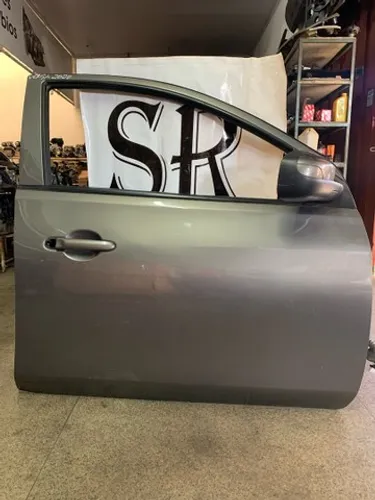Porta Nissan Versa! SR Peças usadas!