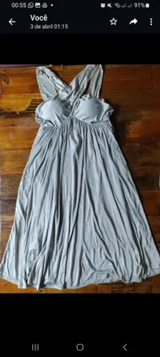 Vestido cinza prateado em malha