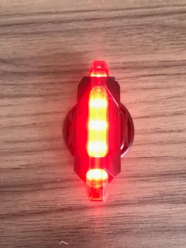 Luz sinalizadora Led Traseira recarregável Vermelha
