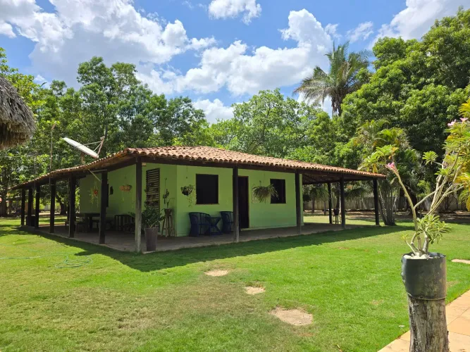 Lindo Sítio com casa, piscina, pomar e muita tranquilidade.