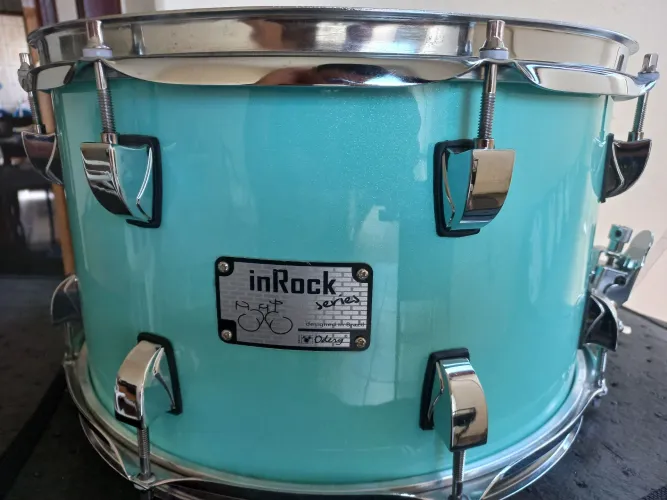 Caixa Odery 14x8 inRock