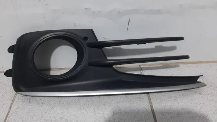Moldura De Milha Vw Fox 15/18 Com Furo L.d Original C/Friso