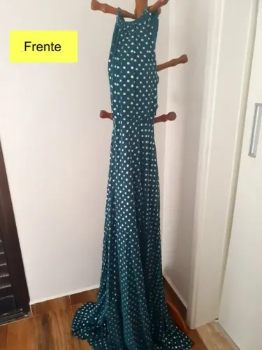 Vestido verde musgo para festas