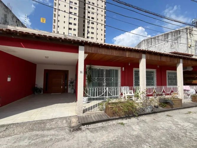 Casa à venda em vila fechada na Batista Campos - 03 quartos (01 suíte) | Fala com a Garant