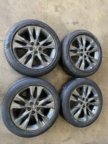 Rodas aro 17 Toyota Corolla + pneus pirelli 