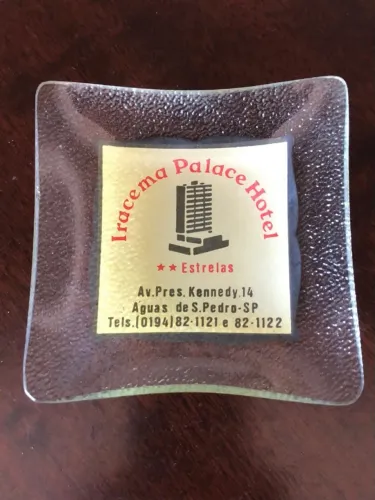 Antigo Cinzeiro propaganda em vidro